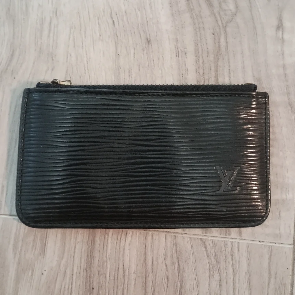 LOUIS VUITTON Epi Pochette Cles Coin Purse Black